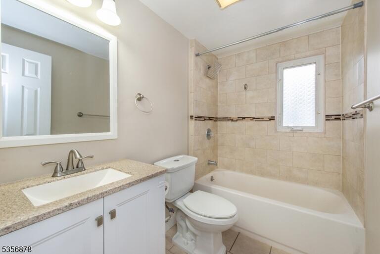 Property listing MLS 4040787 photo 10