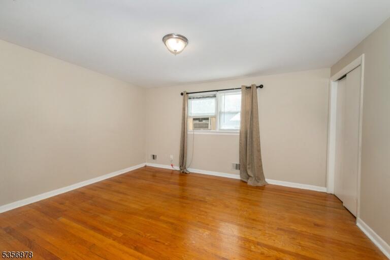 Property listing MLS 4040787 photo 8