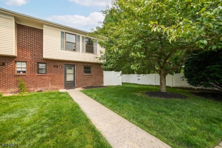 Property listing MLS 4040893 photo 2