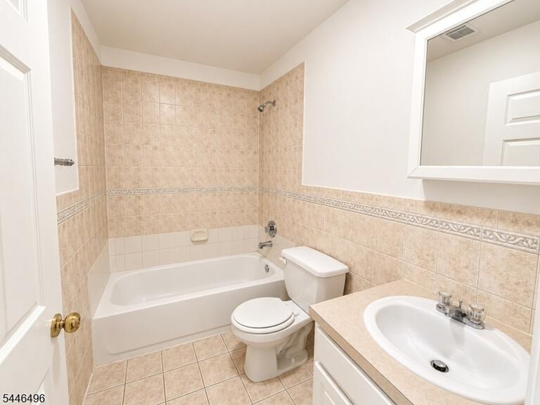 Property listing MLS 4040979 photo 8
