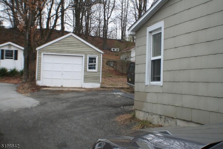 Property listing MLS 4041050 photo 12