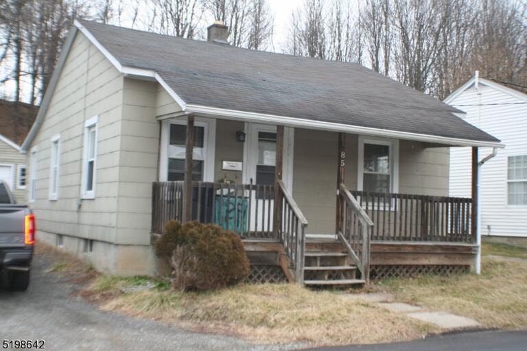 Property listing MLS 4041050 photo 2