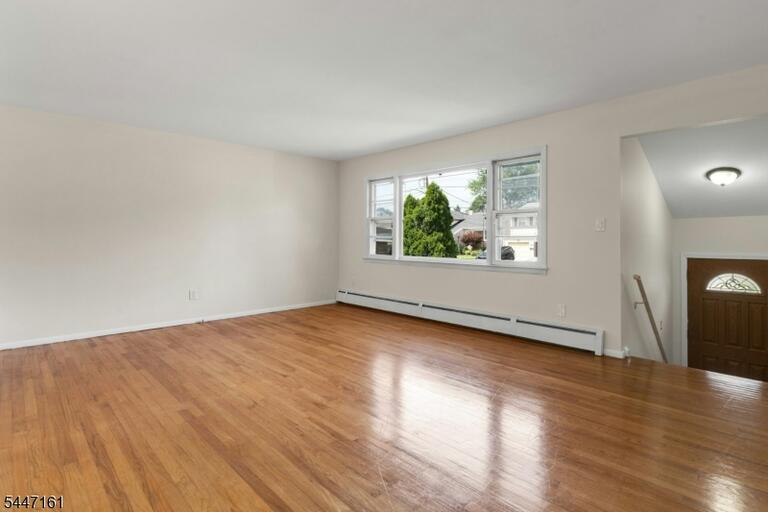 Property listing MLS 4041064 photo 9