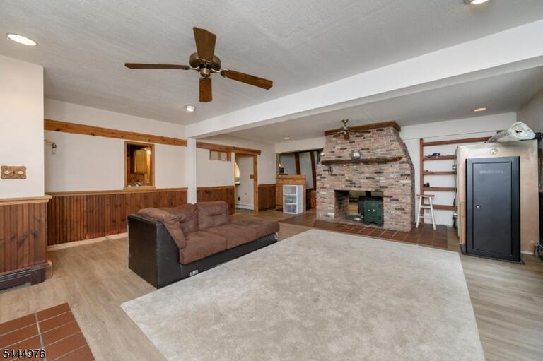Property listing MLS 4041173 photo 10