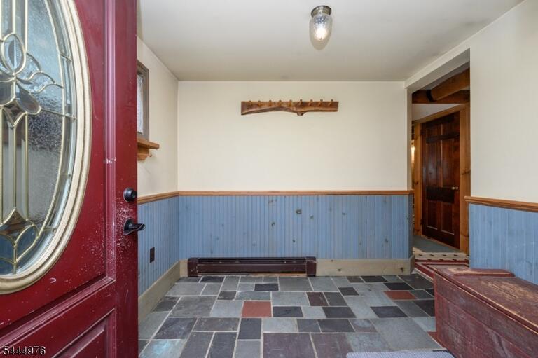 Property listing MLS 4041173 photo 2