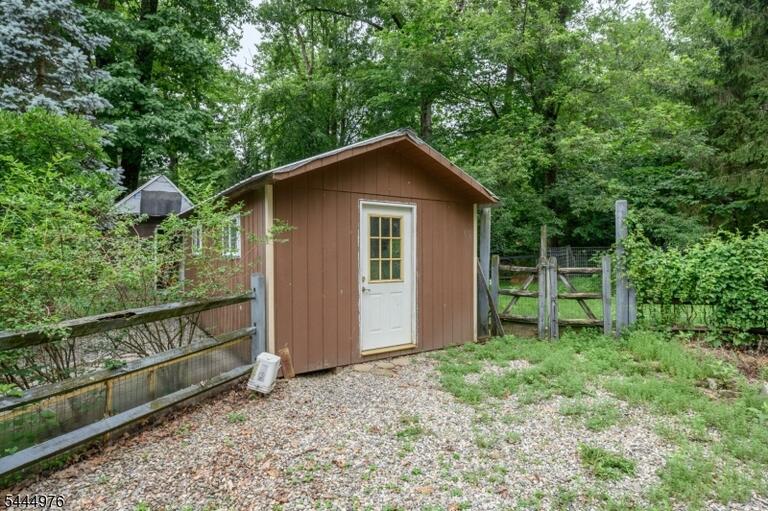 Property listing MLS 4041173 photo 36