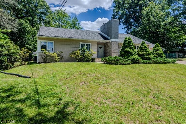 Property listing MLS 4041312 photo 1