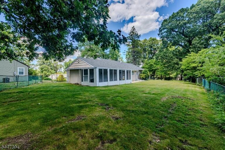 Property listing MLS 4041312 photo 2