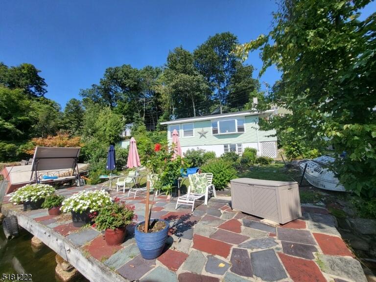 Property listing MLS 4041622 photo 2