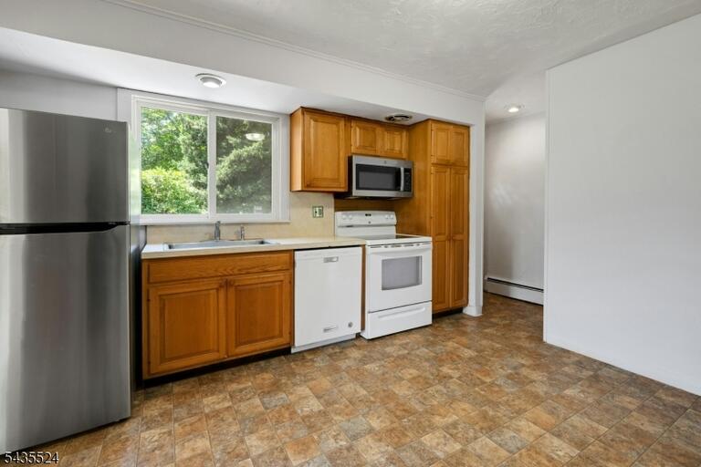 Property listing MLS 4041732 photo 4