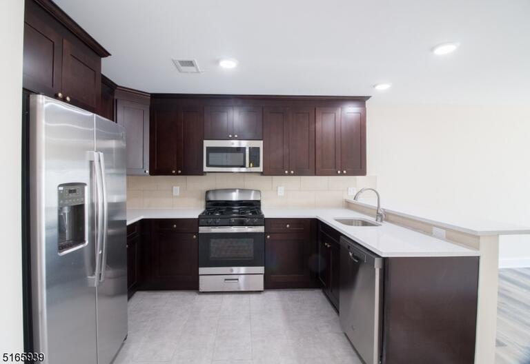 Property listing MLS 4042145 photo 5