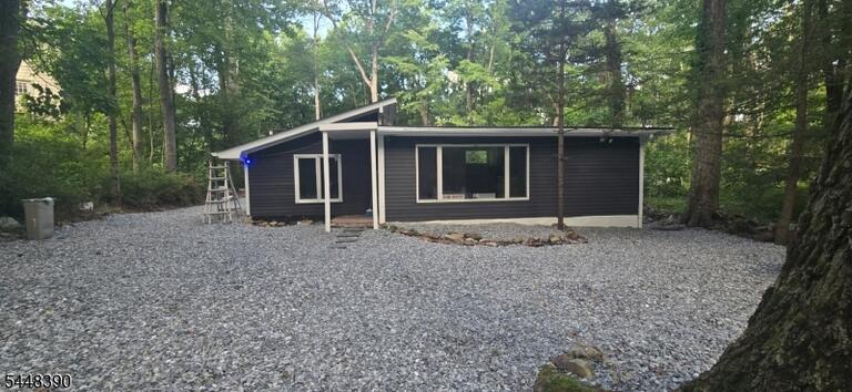 Property listing MLS 4042167 photo 2