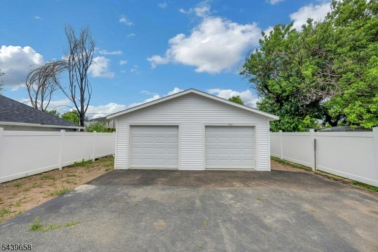 Property listing MLS 4042179 photo 33