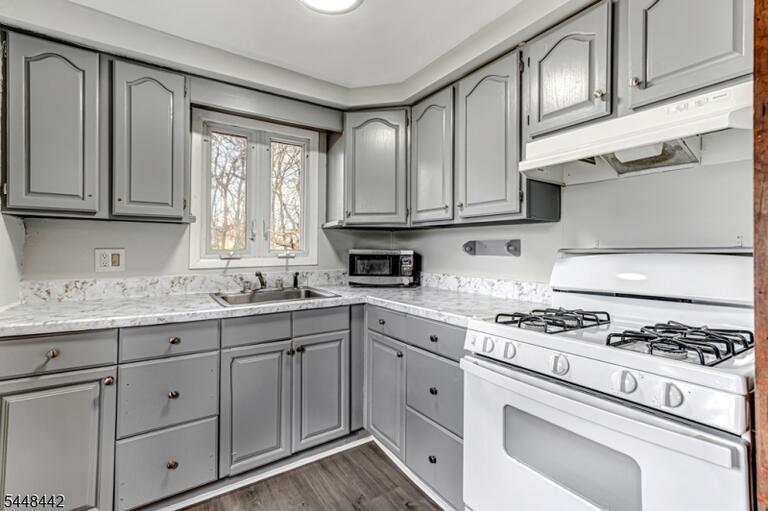 Property listing MLS 4042213 photo 1