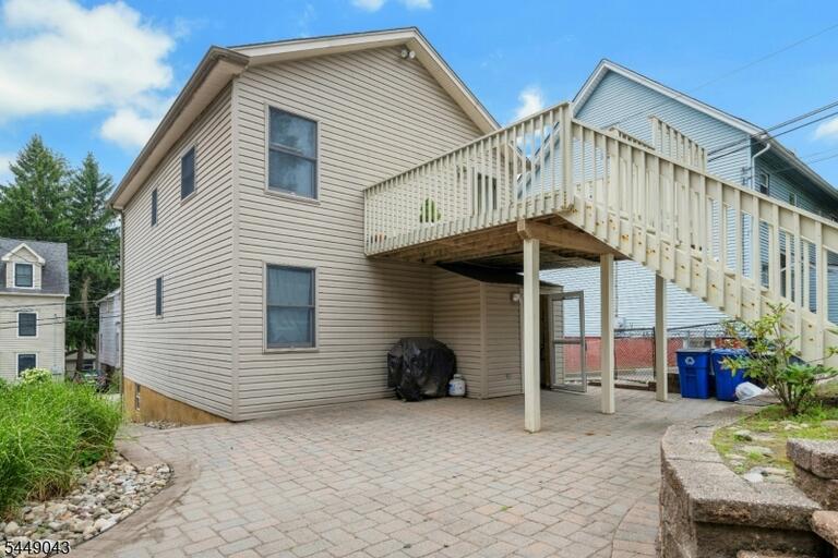 Property listing MLS 4042991 photo 3