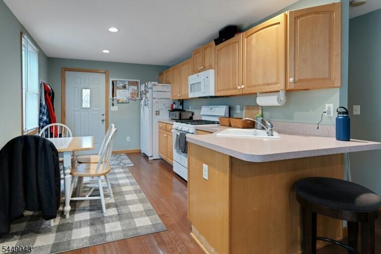 Property listing MLS 4042991 photo 7