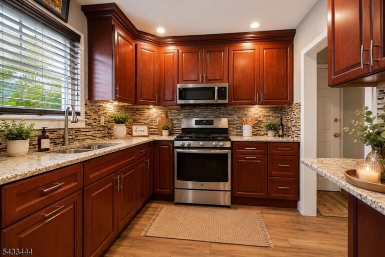 Property listing MLS 4043103 photo 3