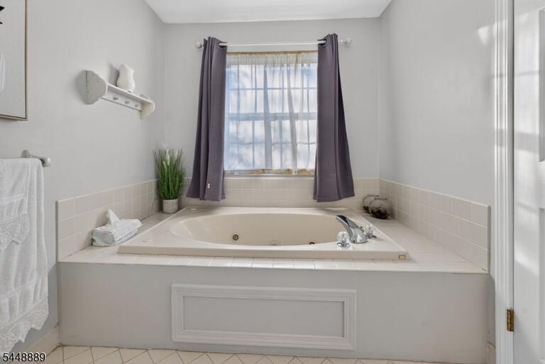 Property listing MLS 4043169 photo 23