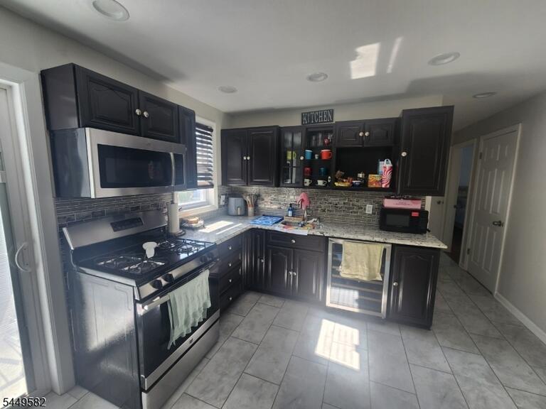 Property listing MLS 4043210 photo 2