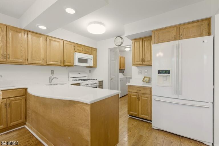 Property listing MLS 4043235 photo 3