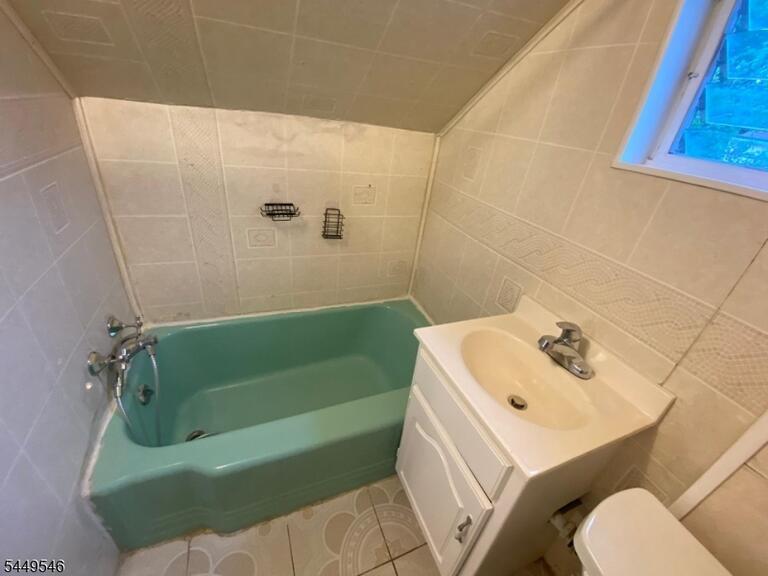 Property listing MLS 4043239 photo 18