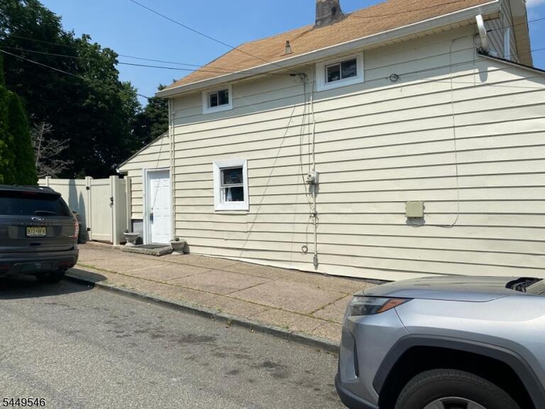 Property listing MLS 4043239 photo 3