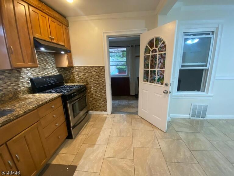 Property listing MLS 4043239 photo 6