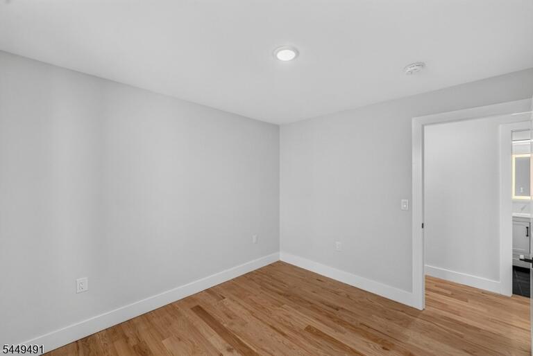 Property listing MLS 4043255 photo 14