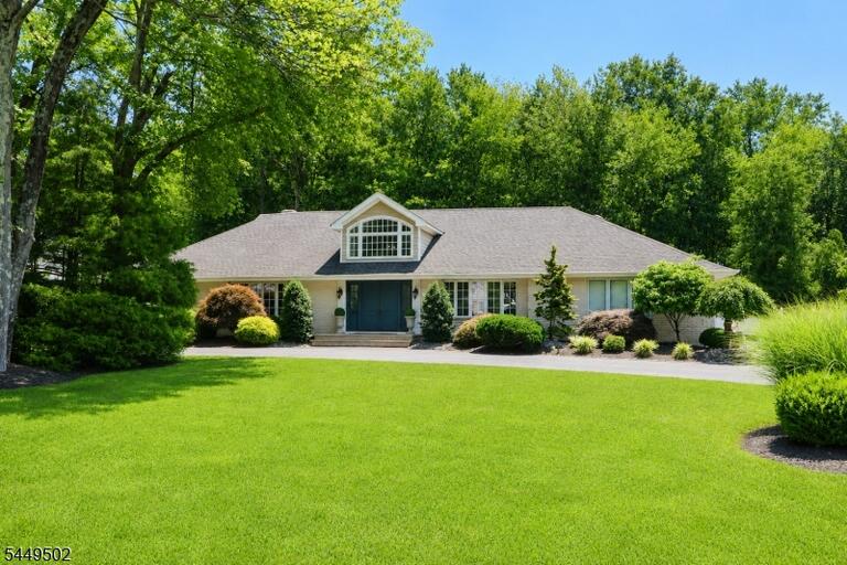Property listing MLS 4043313 photo 1