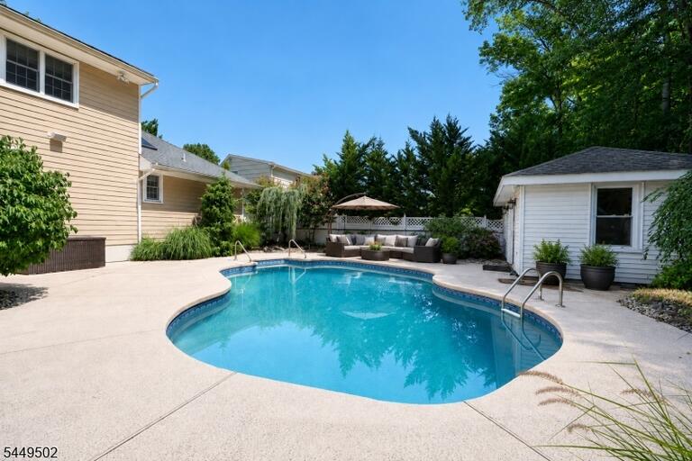 Property listing MLS 4043313 photo 40