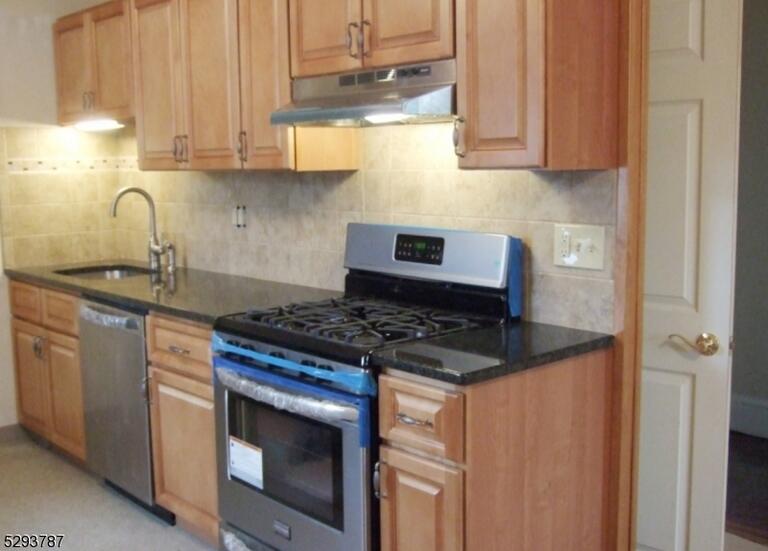 Property listing MLS 4043440 photo 11