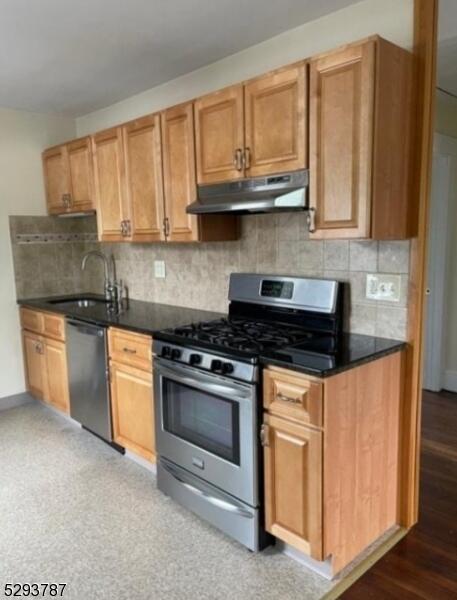 Property listing MLS 4043440 photo 2