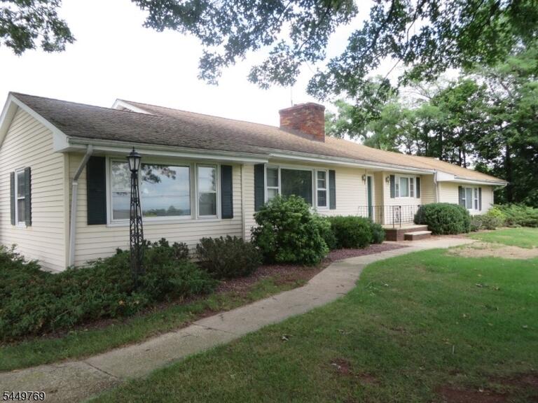 Property listing MLS 4043441 photo 1
