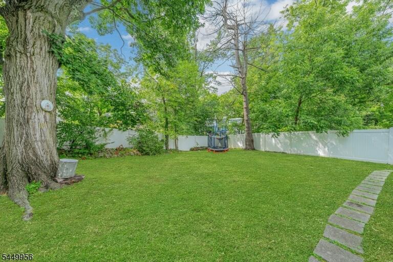 Property listing MLS 4043519 photo 44