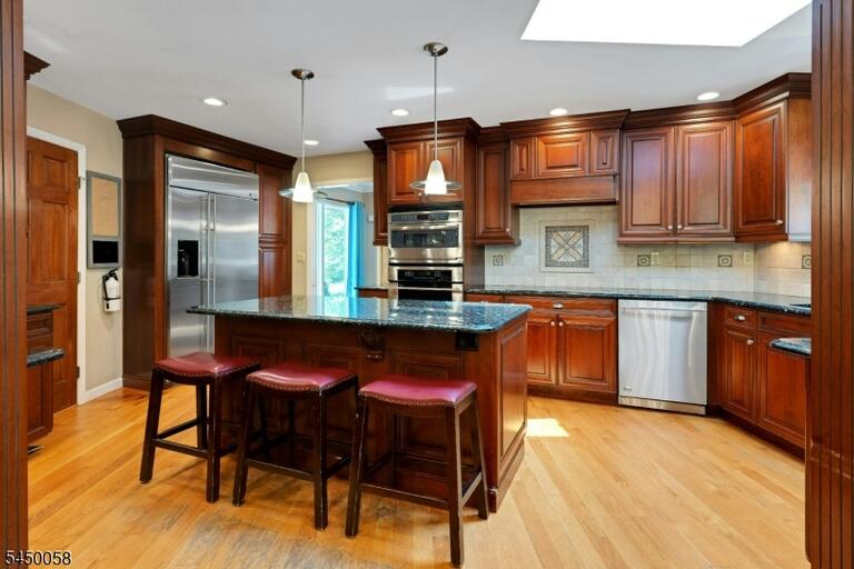 Property listing MLS 4043578 photo 10