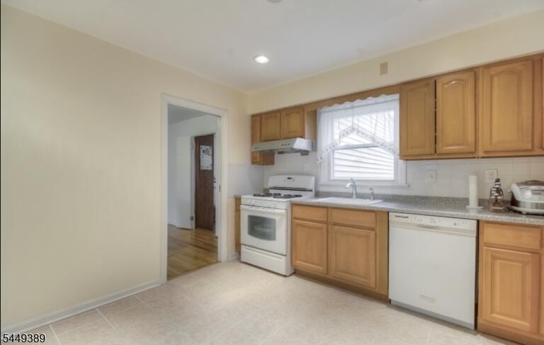 Property listing MLS 4043588 photo 4