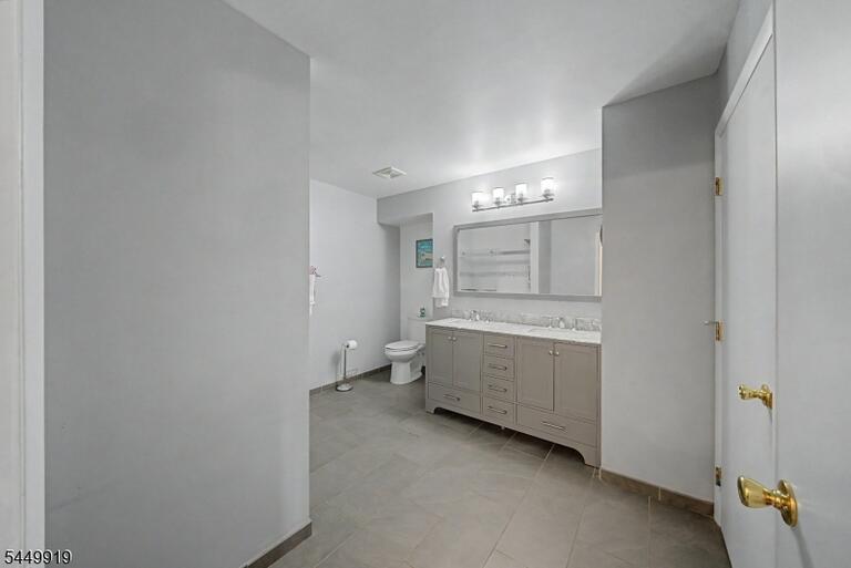 Property listing MLS 4043589 photo 29