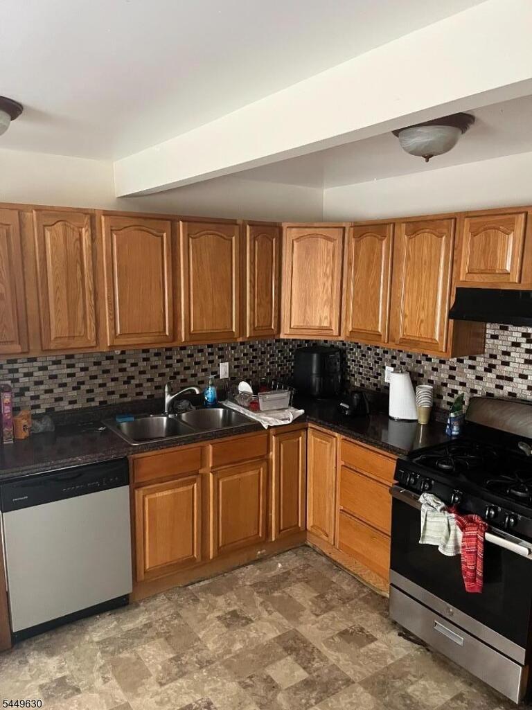 Property listing MLS 4043630 photo 4