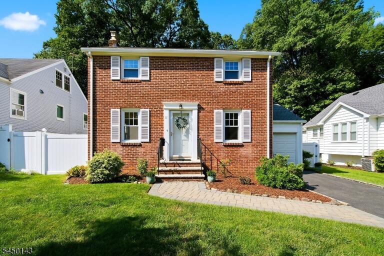 Property listing MLS 4043631 photo 1