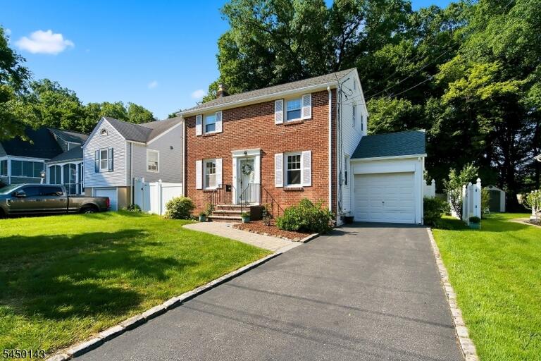 Property listing MLS 4043631 photo 2