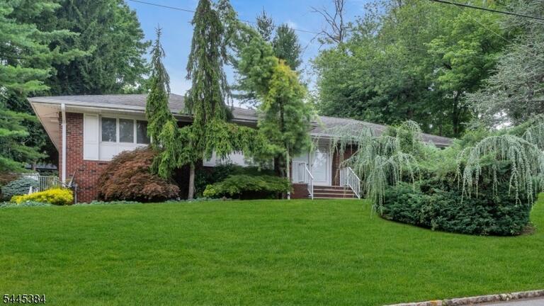 Property listing MLS 4043650 photo 2