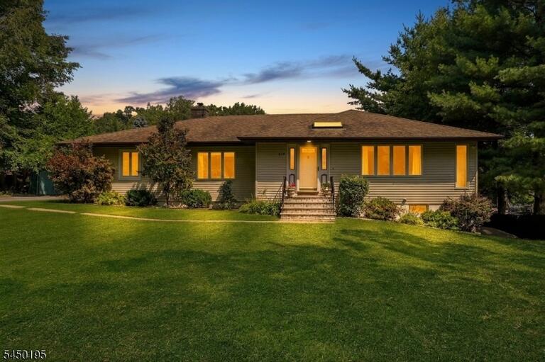 Property listing MLS 4043692 photo 27