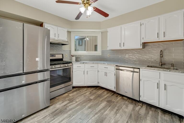 Property listing MLS 4043784 photo 14