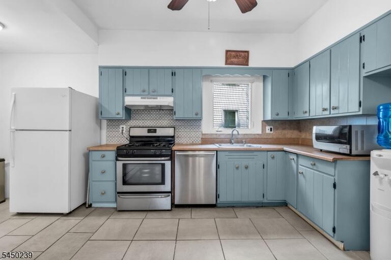 Property listing MLS 4043809 photo 1