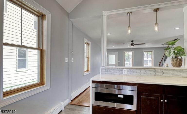 Property listing MLS 4043830 photo 10