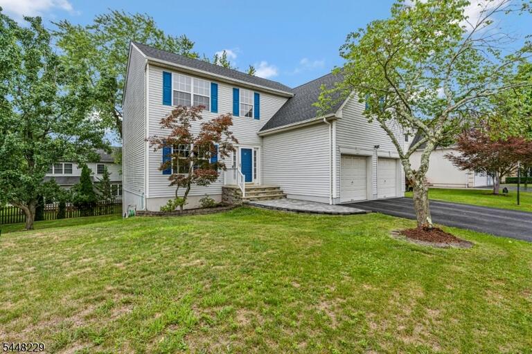 Property listing MLS 4043836 photo 1