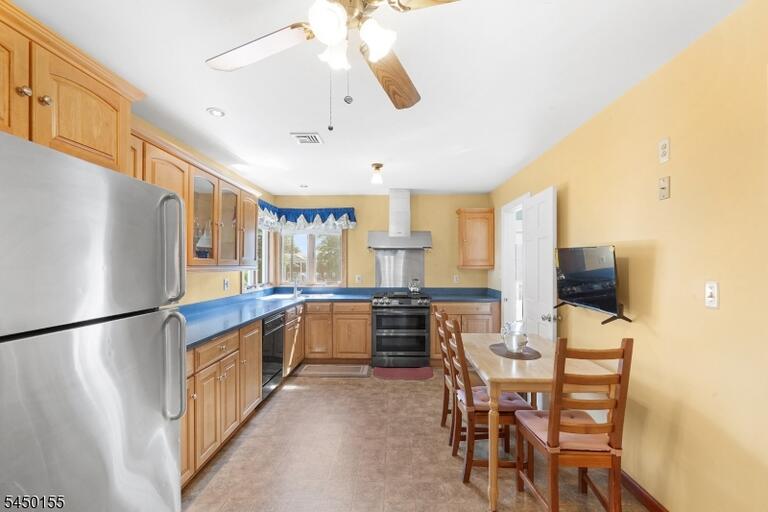 Property listing MLS 4043839 photo 9