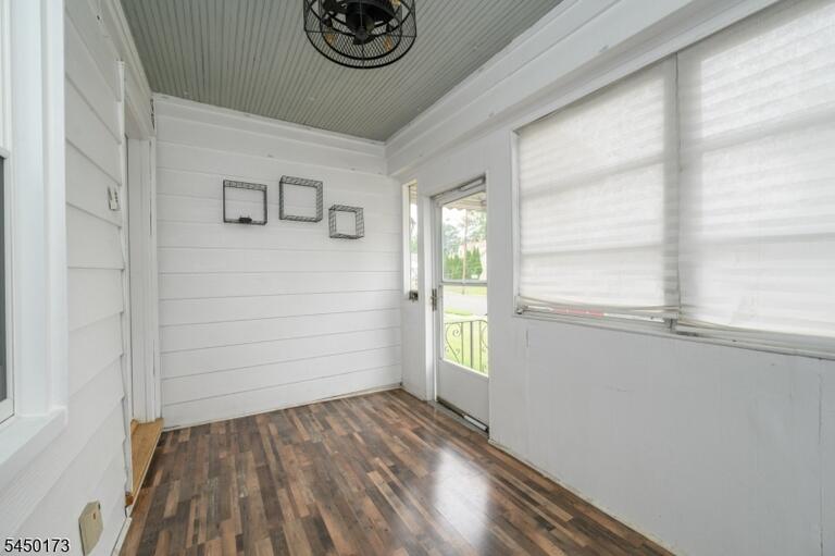 Property listing MLS 4043858 photo 4