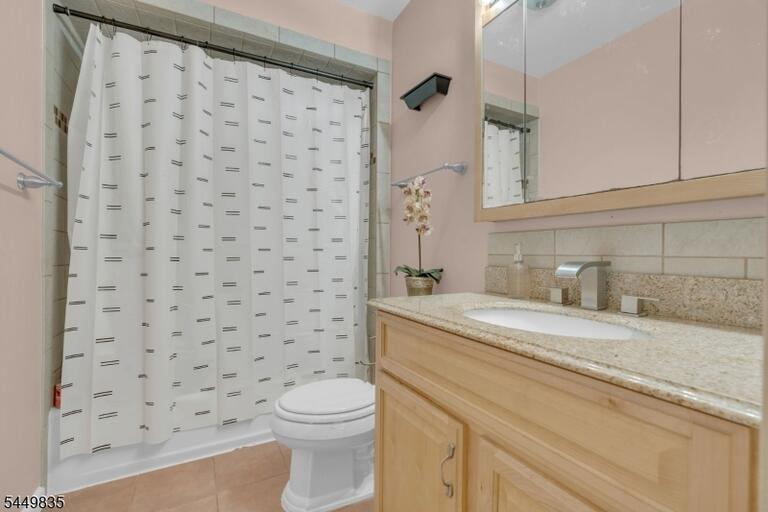 Property listing MLS 4043889 photo 12