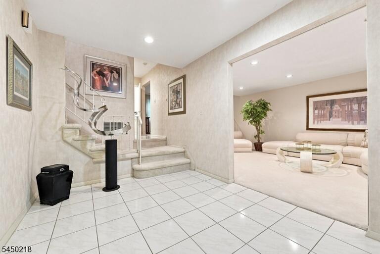 Property listing MLS 4043957 photo 3
